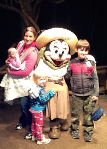 5 Tips for Traveling Alone with Kids
